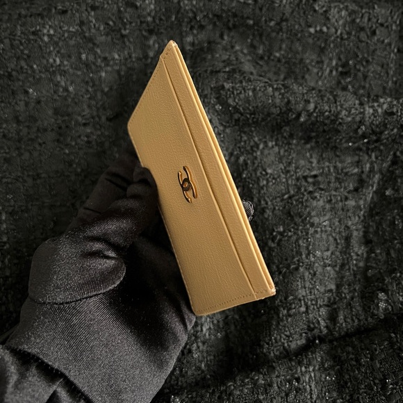 Auth Chanel Vintage Classic CC Logo Beige Flat Card Holder - Excellent - Picture 5 of 13